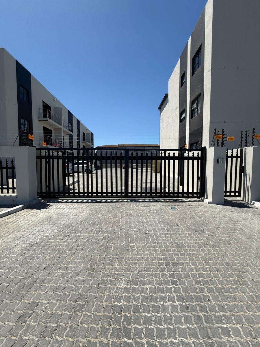 To Let 2 Bedroom Property for Rent in Parklands East Western Cape